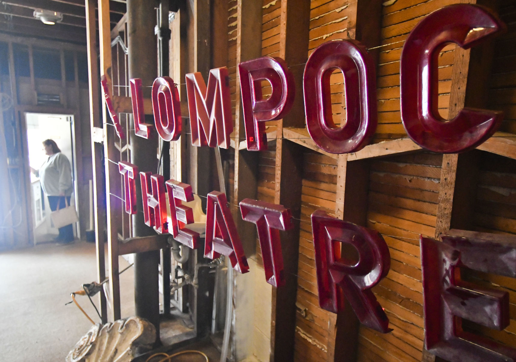 080618 Lompoc Theatre 06.jpg